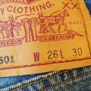 Vintage Levis 501 red tab jeans
